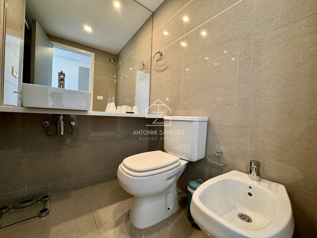 Apartamento ID.1114 - Venta apartamento 2 dormitorios Punta del Este