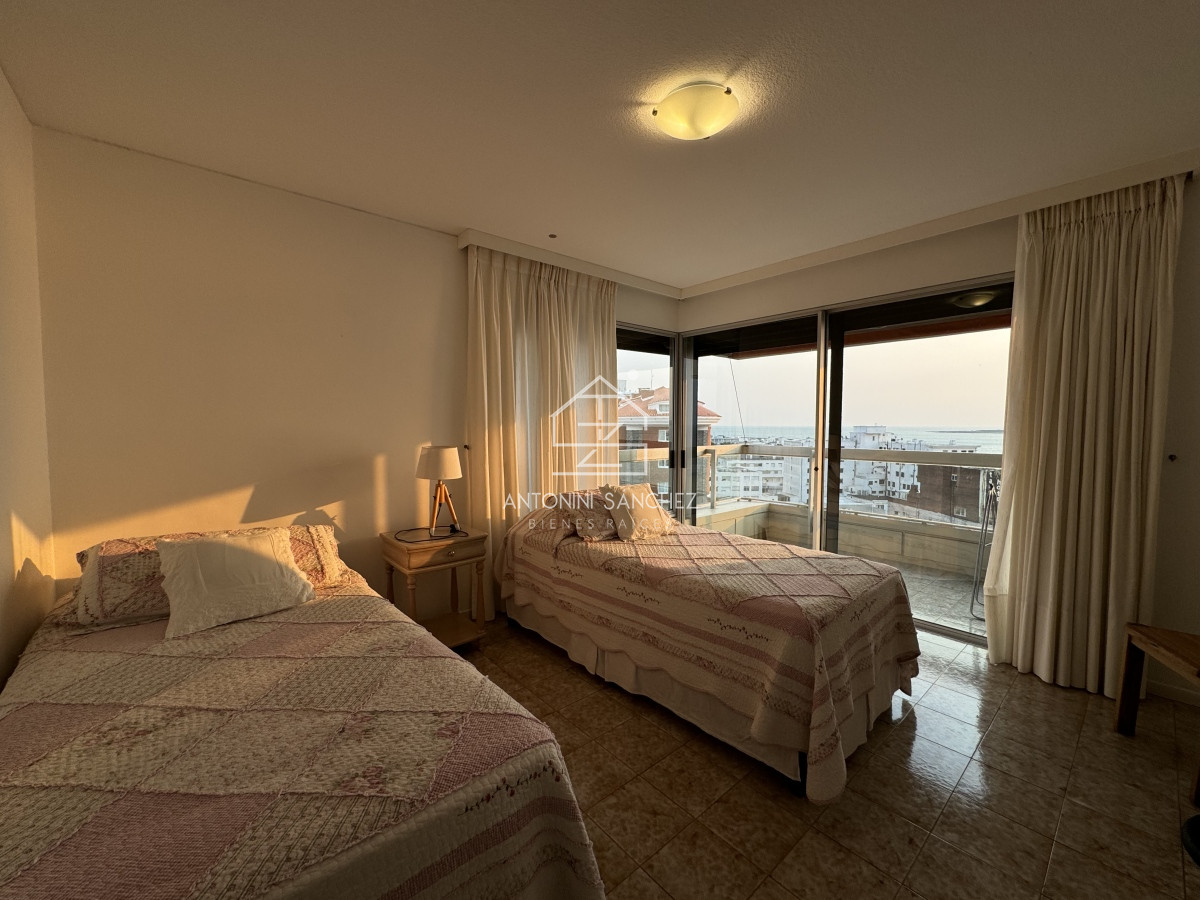Apartamento ID.1006 - Venta Apartamento 3 Dormitorios Punta Del Este Mansa
