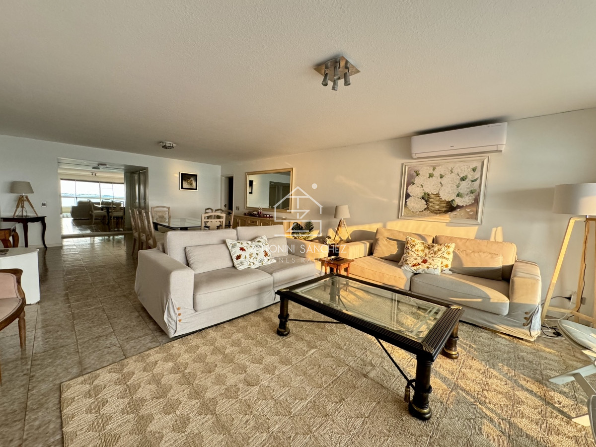 Apartamento ID.1006 - Venta Apartamento 3 Dormitorios Punta Del Este Mansa