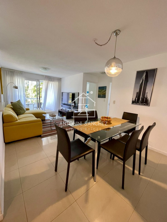 Apartamento ID.1598 - Alquiler anual apartamento 2 dormitorios Punta del Este