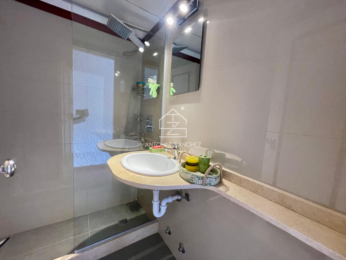 Apartamento ID.2286 - Venta de Apartamento en Mansa-Punta Del Este