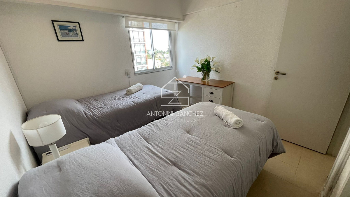 Apartamento ID.2210 - VENTA APARTAMENTO DE 2 DORMITORIOS. PUNTA DEL ESTE PENINSULA