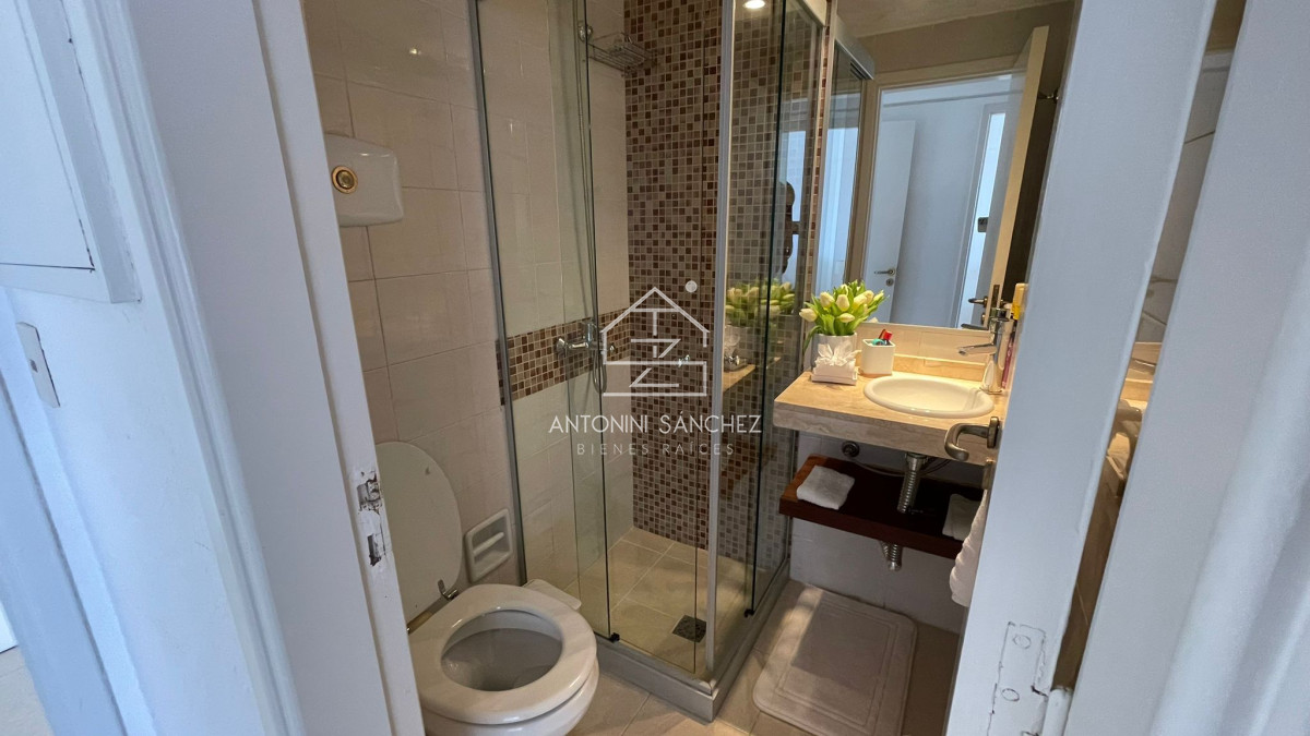 Apartamento ID.2210 - VENTA APARTAMENTO DE 2 DORMITORIOS. PUNTA DEL ESTE PENINSULA