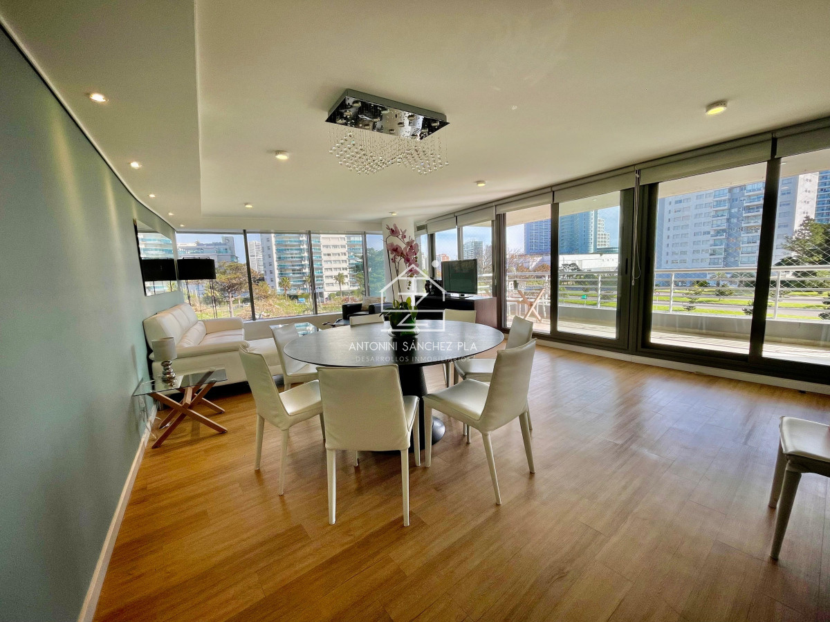 Apartamento ID.1130 - Venta apartamento 3 dormitorios Punta Del Este