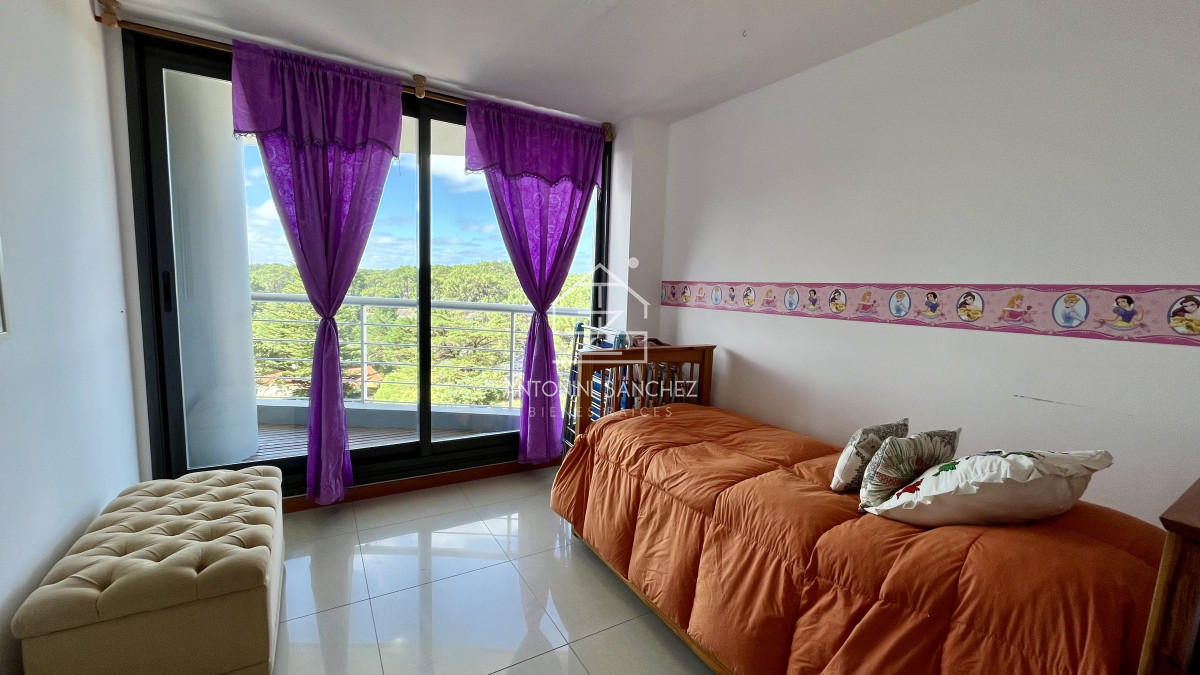 Apartamento ID.1917 - Venta Apartamento 3 Dormitorios Punta del Este Av Roosevelt