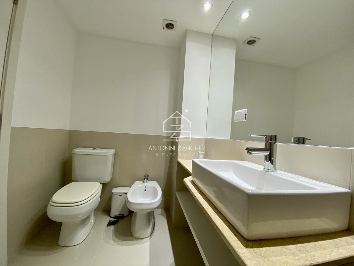 Apartamento ID.478 - Apartamento venta 3 dormitorios mas dependencia 