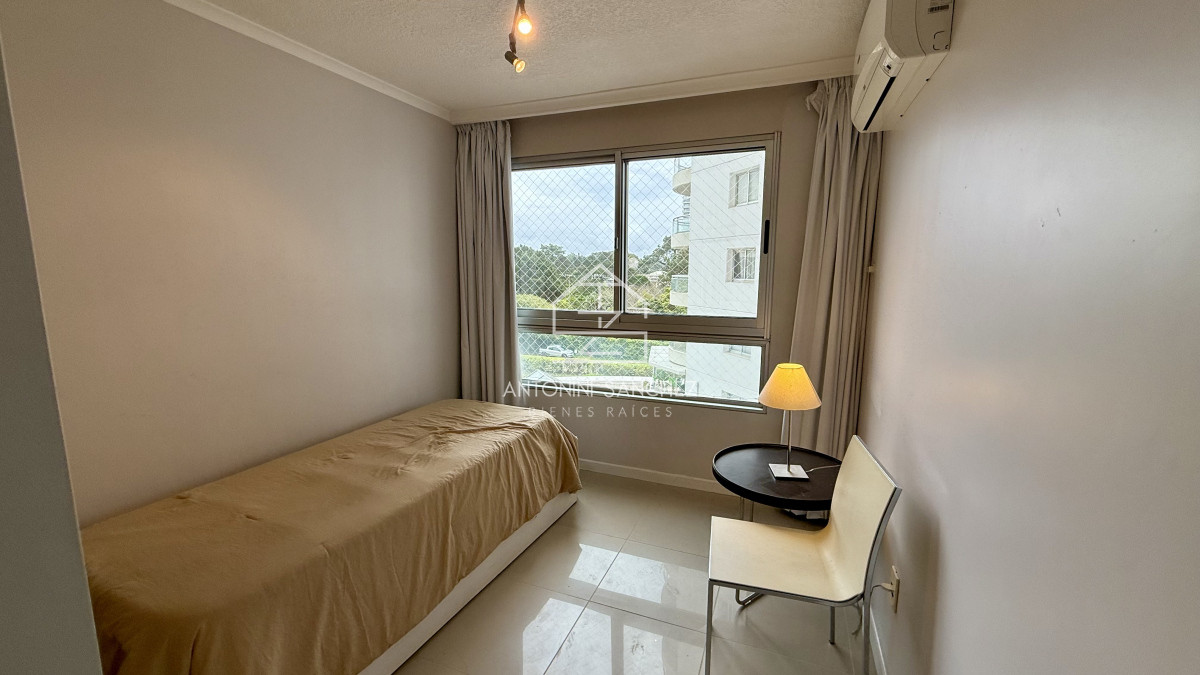 Apartamento ID.1254 - Venta apartamento 3 dormitorios mas dependencia Punta del Este