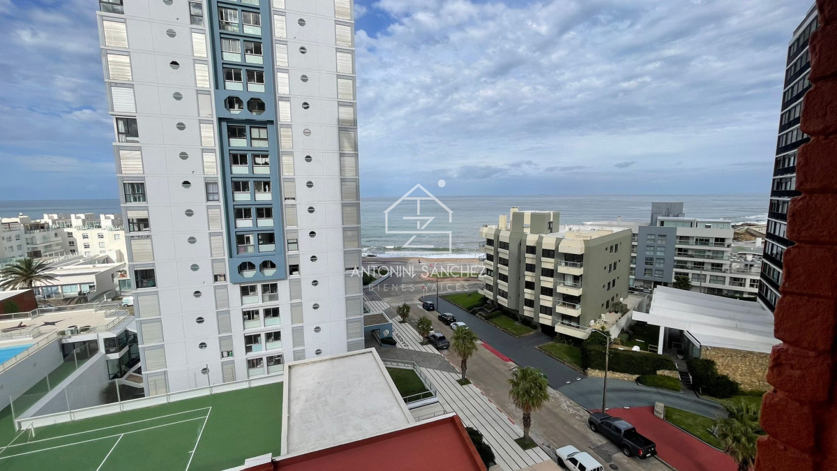 Apartamento ID.2210 - VENTA APARTAMENTO DE 2 DORMITORIOS. PUNTA DEL ESTE PENINSULA