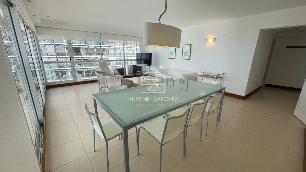 Apartamento ID.2210 - VENTA APARTAMENTO DE 2 DORMITORIOS. PUNTA DEL ESTE PENINSULA