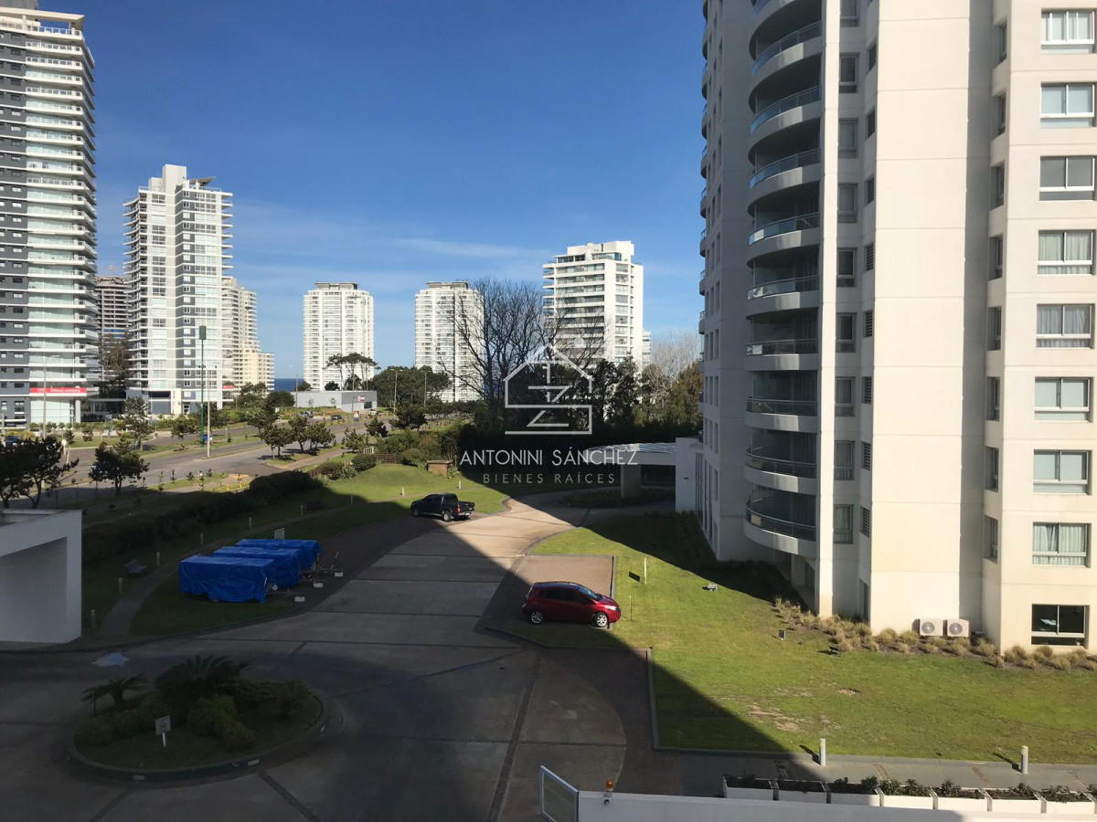 Apartamento ID.1254 - Venta apartamento 3 dormitorios mas dependencia Punta del Este