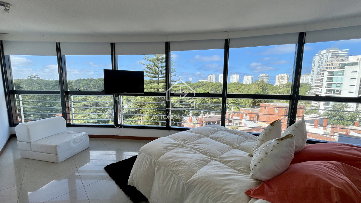 Apartamento ID.1917 - Venta Apartamento 3 Dormitorios Punta del Este Av Roosevelt