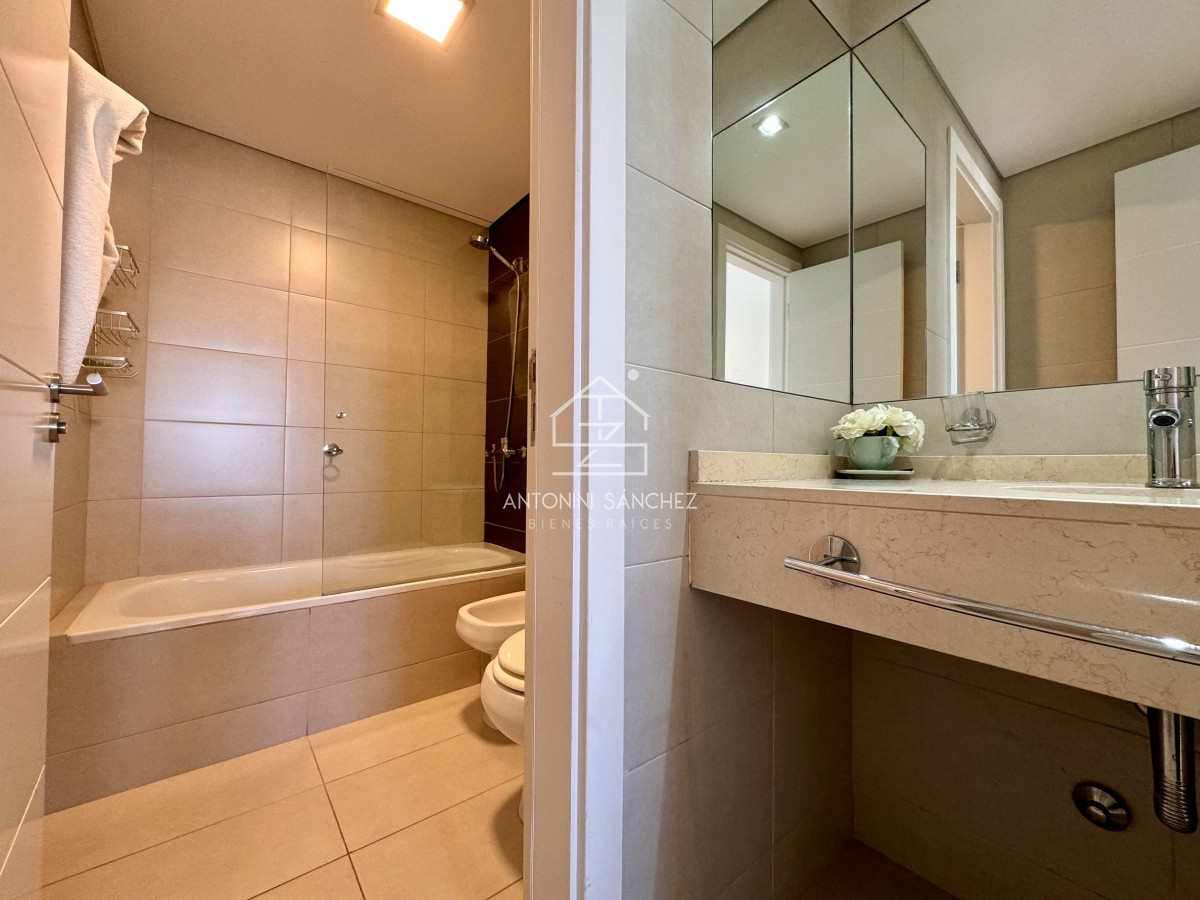 Apartamento ID.1089 - Venta Apartamento 3 dormitorios 4 baños Punta del Este