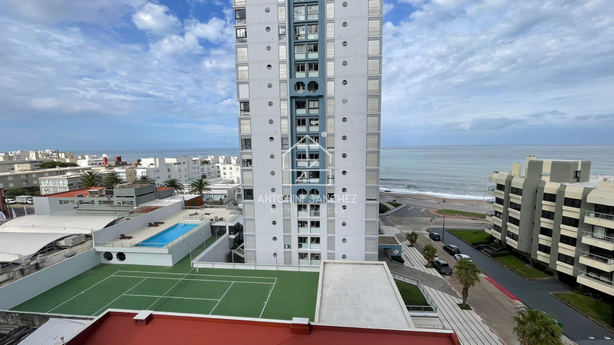 Apartamento ID.2210 - VENTA APARTAMENTO DE 2 DORMITORIOS. PUNTA DEL ESTE PENINSULA