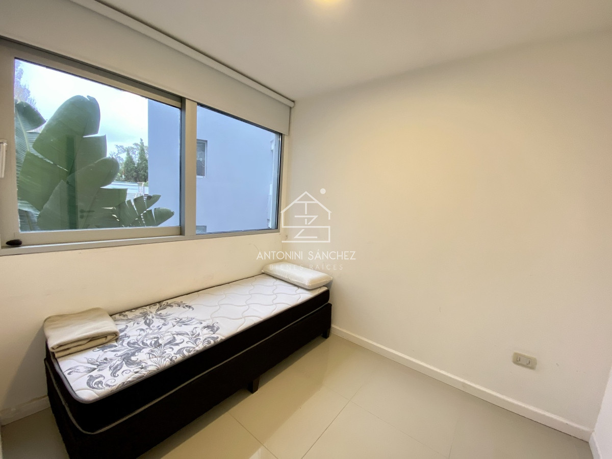Apartamento ID.478 - Apartamento venta 3 dormitorios mas dependencia 