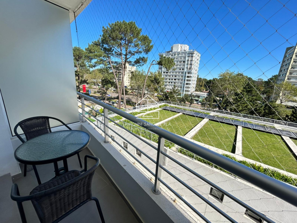 Apartamento ID.4370 - Alquiler apartamento dos dormitorios Punta del Este Roosevelt edificio Greenlife