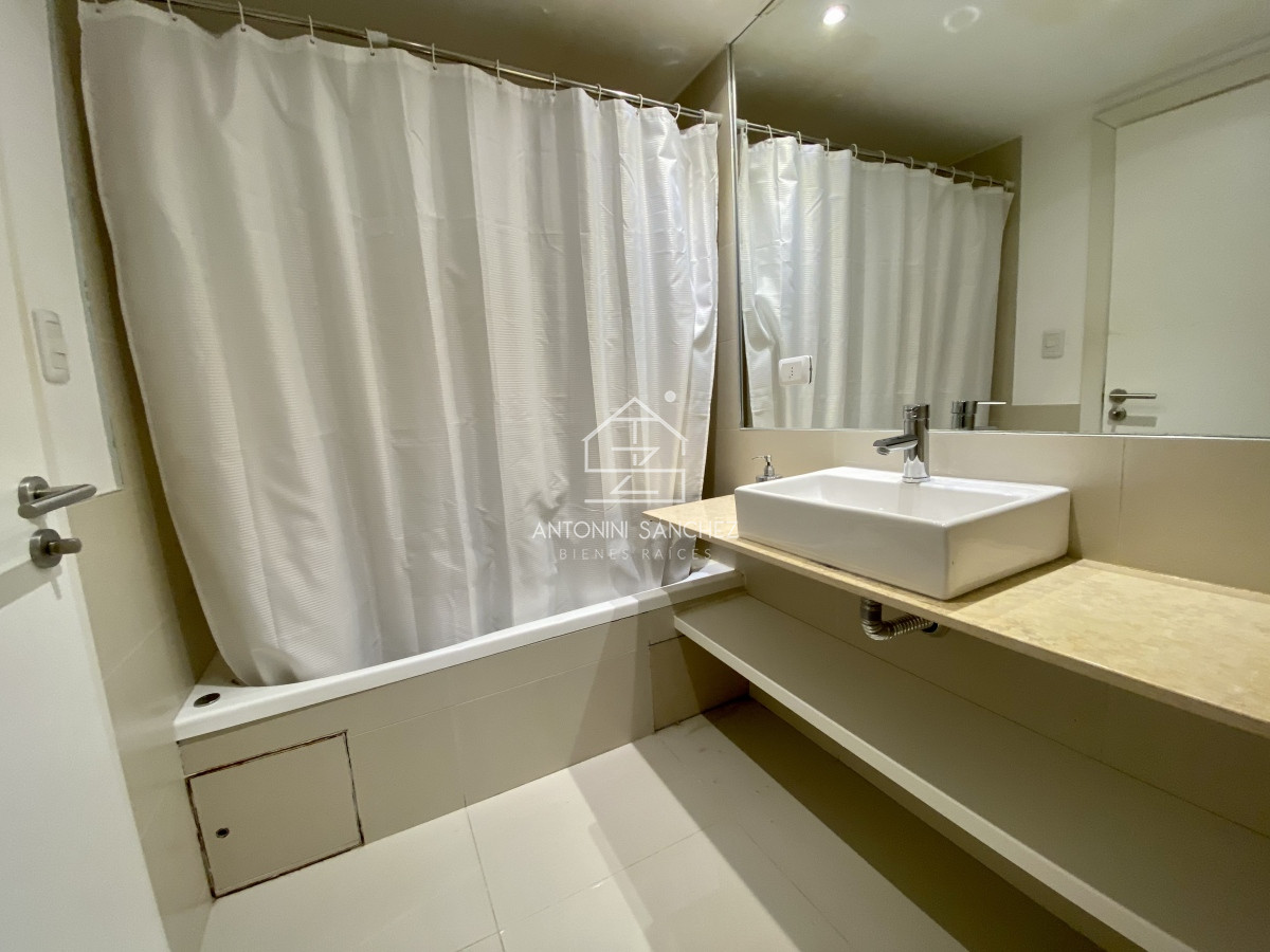 Apartamento ID.478 - Apartamento venta 3 dormitorios mas dependencia 