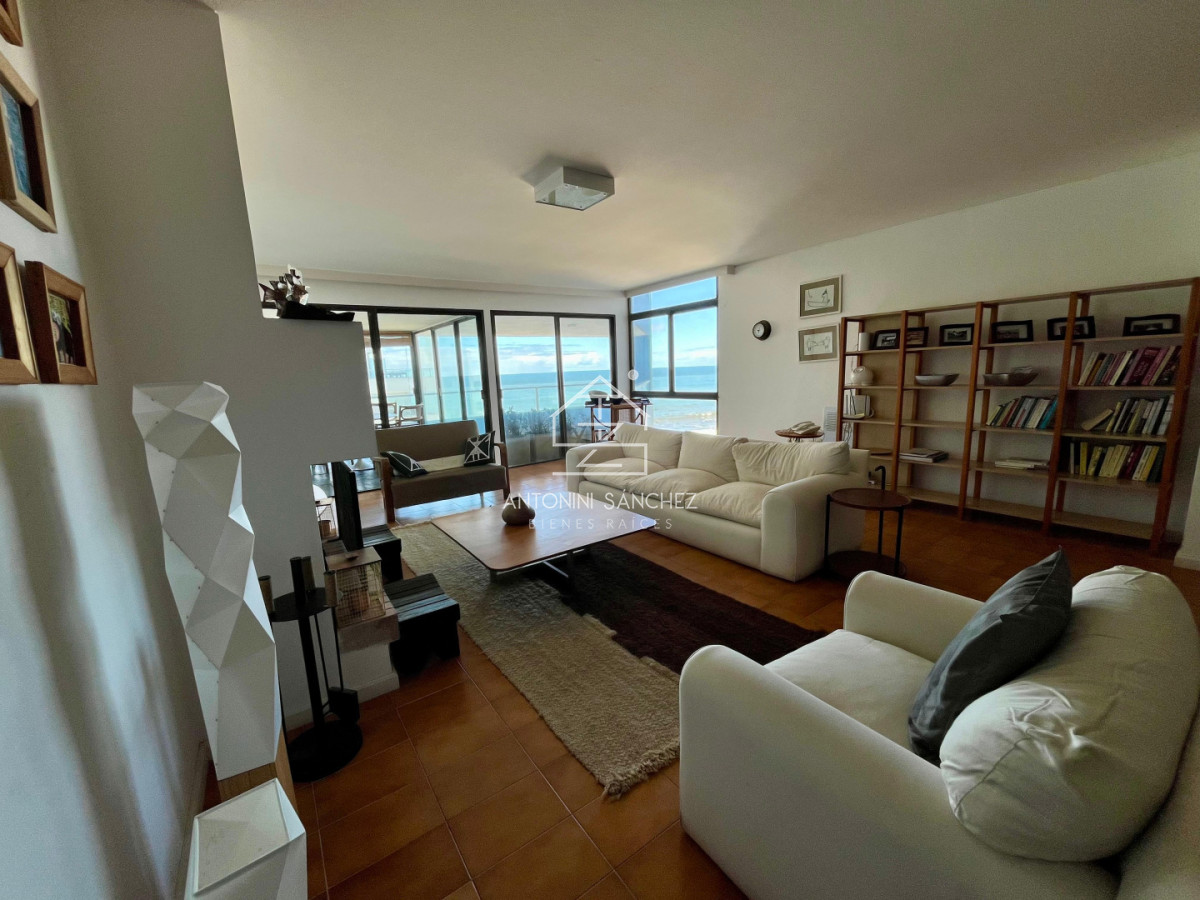Apartamento ID.2953 - VENTA APARTAMENTO 4 DORMITORIOS PUNTA DEL ESTE