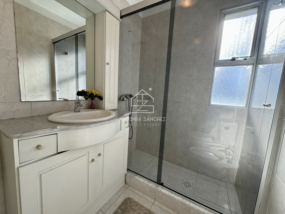 Apartamento ID.1082 - Venta apartamento 2 dormitorios 2 baños Punta del Este