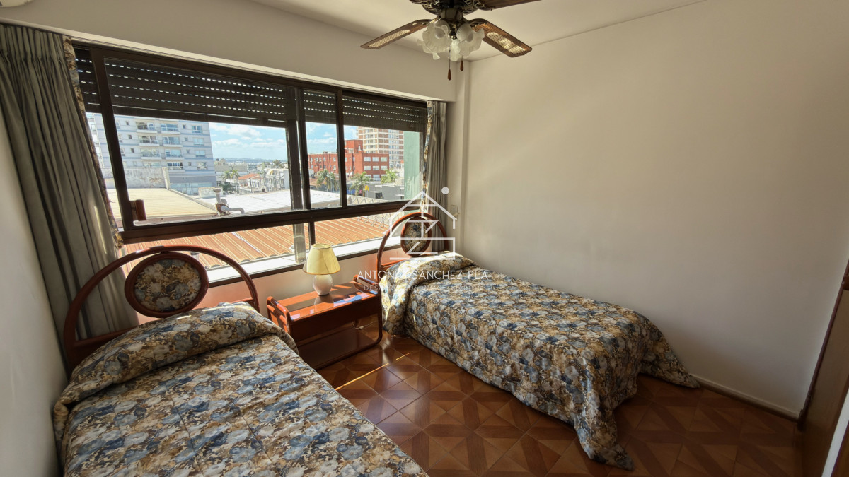 Apartamento ID.3199 - Venta Apartamento 2 Dormitorios y Dependencia Península Punta del Este