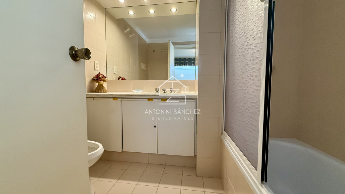 Apartamento ID.3003 - Venta Apartamento 2 Dormitorios Punta del Este