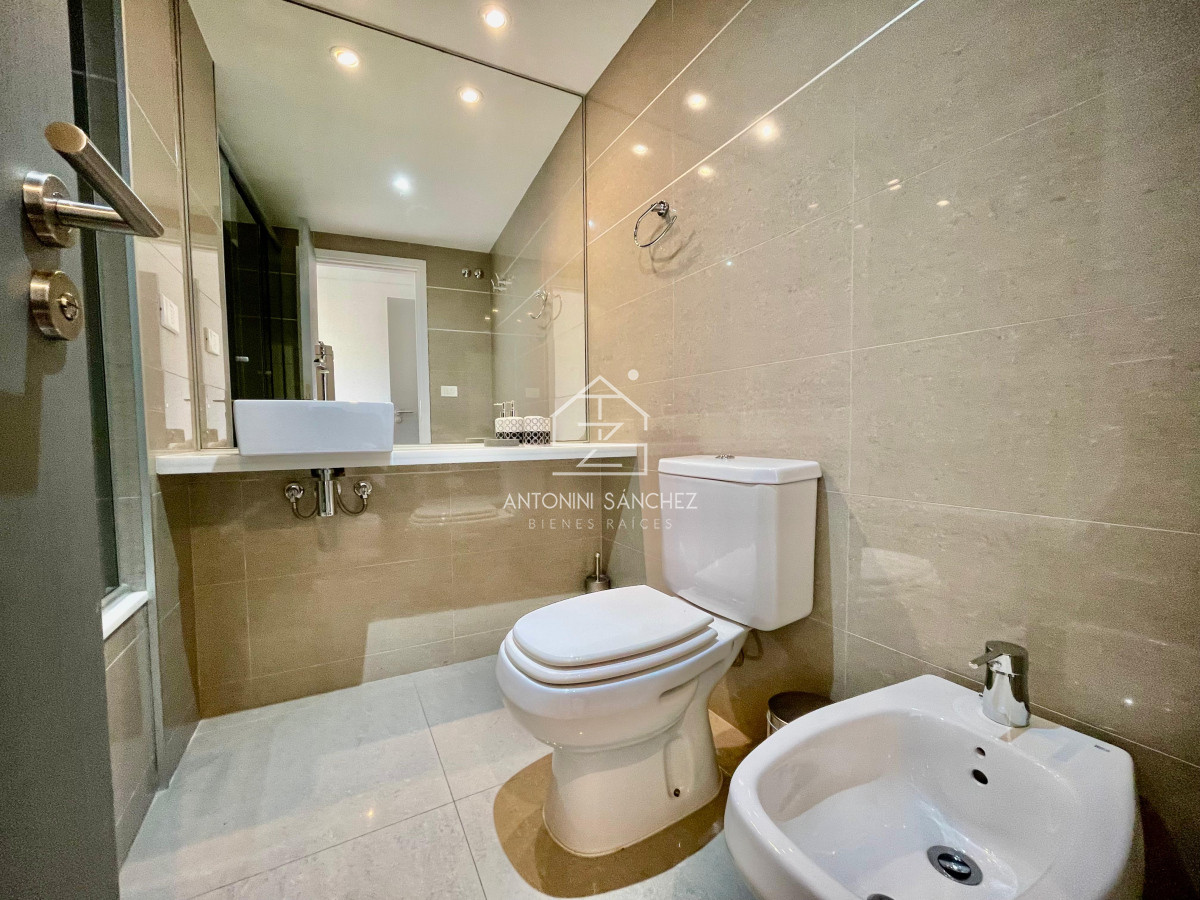 Apartamento ID.2801 - Venta apartamento 2 dormitorios Punta Del Este