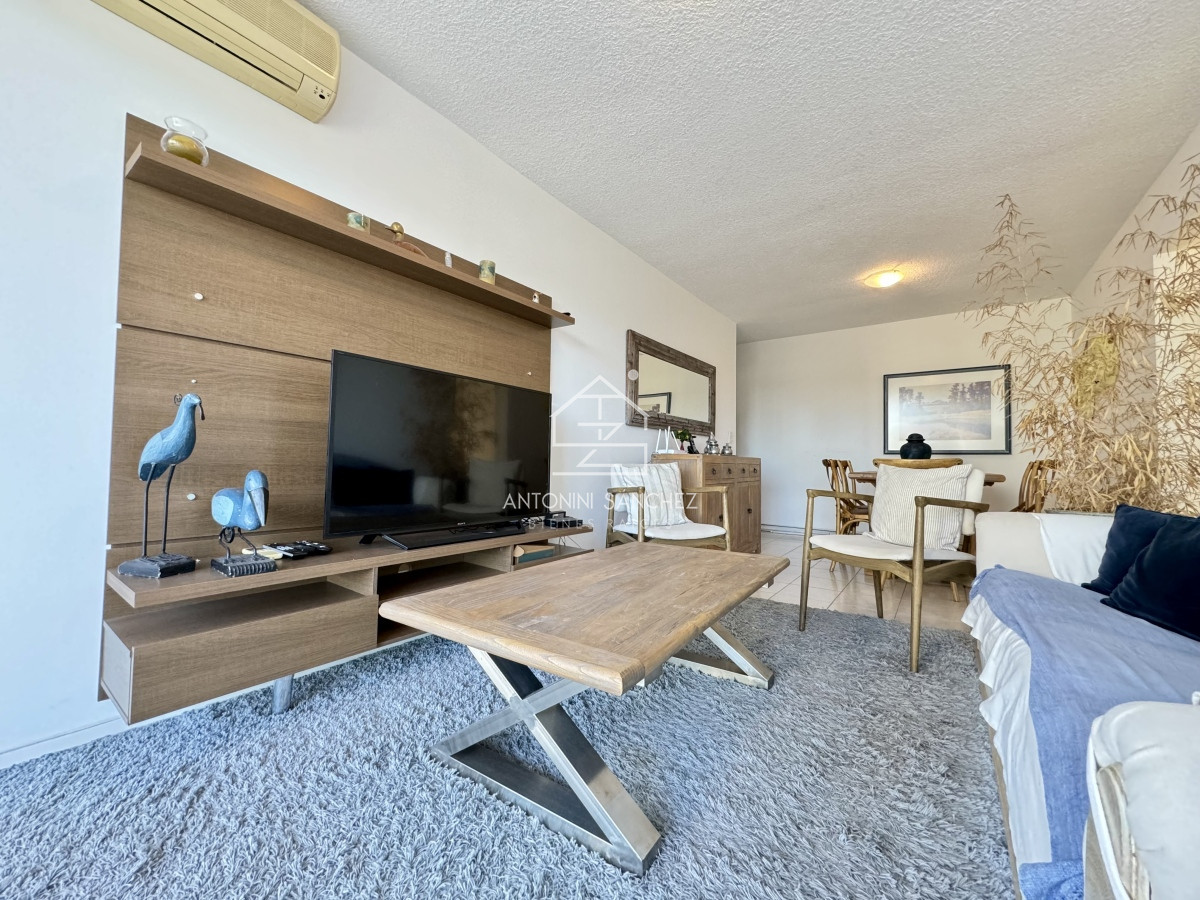 Apartamento ID.1082 - Venta apartamento 2 dormitorios 2 baños Punta del Este