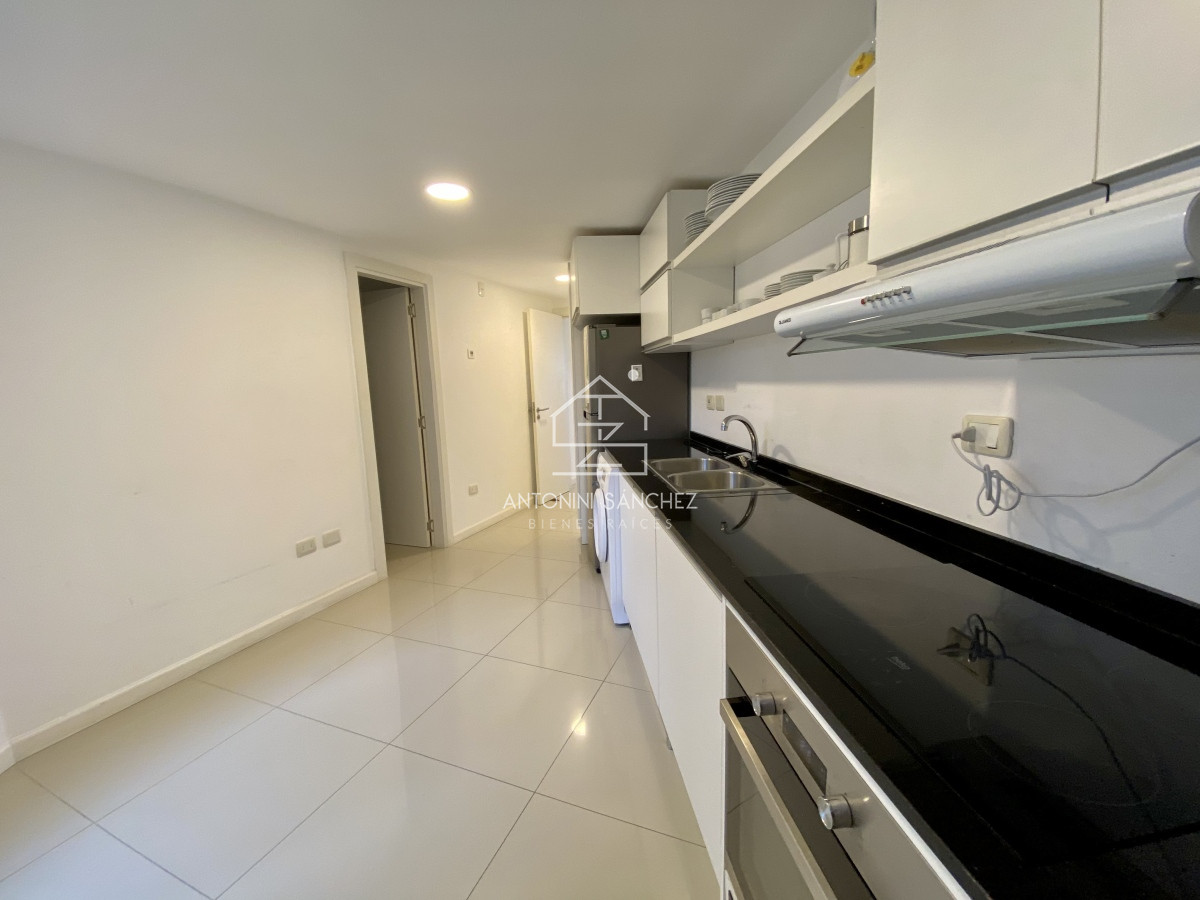 Apartamento ID.478 - Apartamento venta 3 dormitorios mas dependencia 