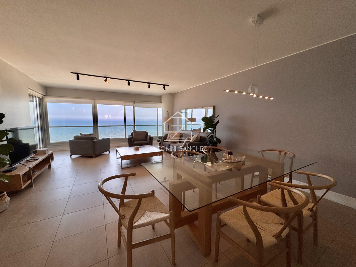 Apartamento ID.1749 - Venta Apartamento 2 dormitorios y servicio Le Parc Punta Del Este