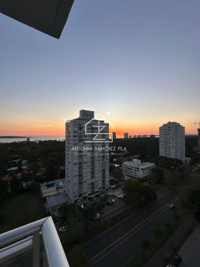 Apartamento ID.3811 - PISO ALTO EN ROOSEVELT CON SERVICIOS