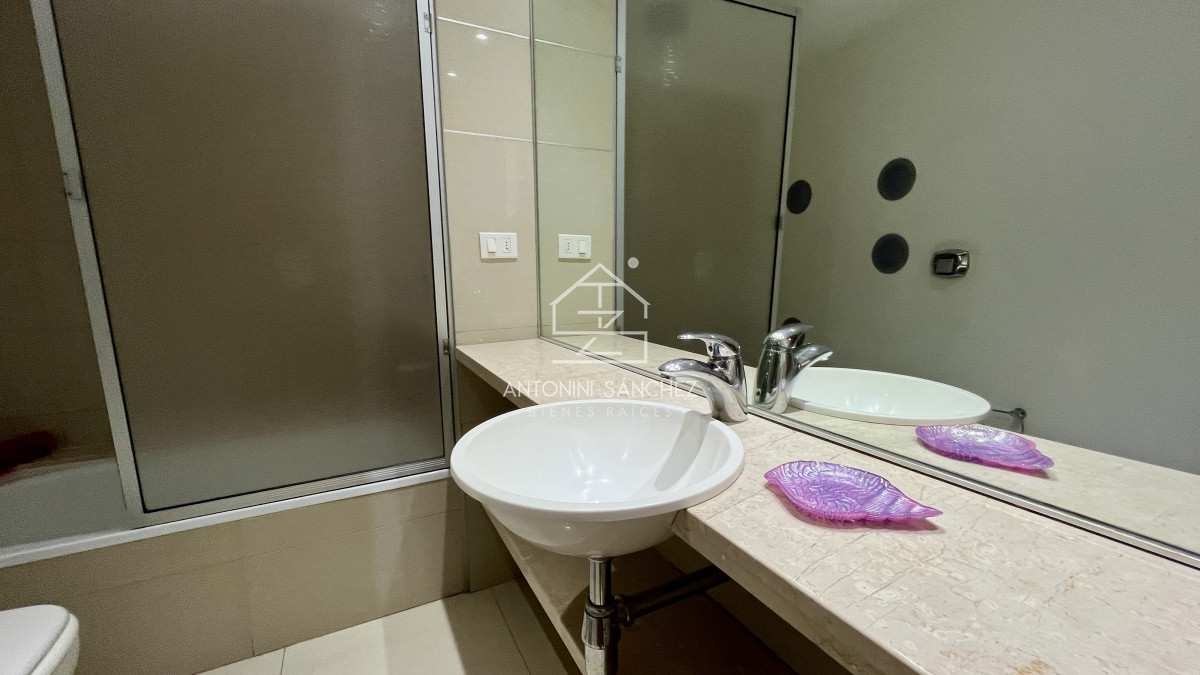 Apartamento ID.1917 - Venta Apartamento 3 Dormitorios Punta del Este Av Roosevelt