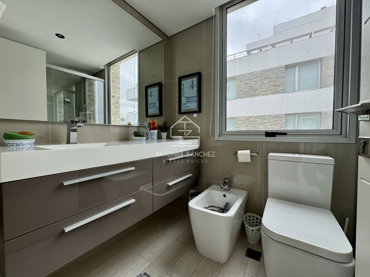 Apartamento ID.1577 - Venta apartamento 3 suites Punta del Este