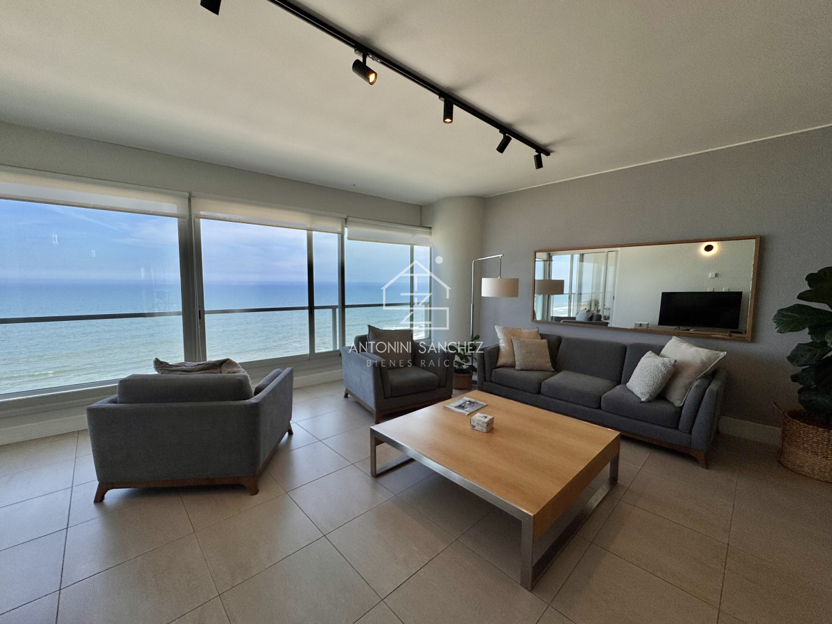 Apartamento ID.1749 - Venta Apartamento 2 dormitorios y servicio Le Parc Punta Del Este