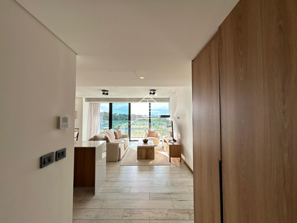 Apartamento ID.4371 - Venta apartamento un dormitorio Punta del Este playa Brava edificio Surfside