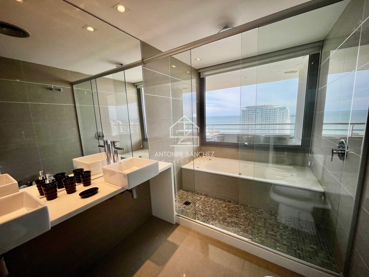 Apartamento ID.1128 - Venta Penthouse Punta Del Este