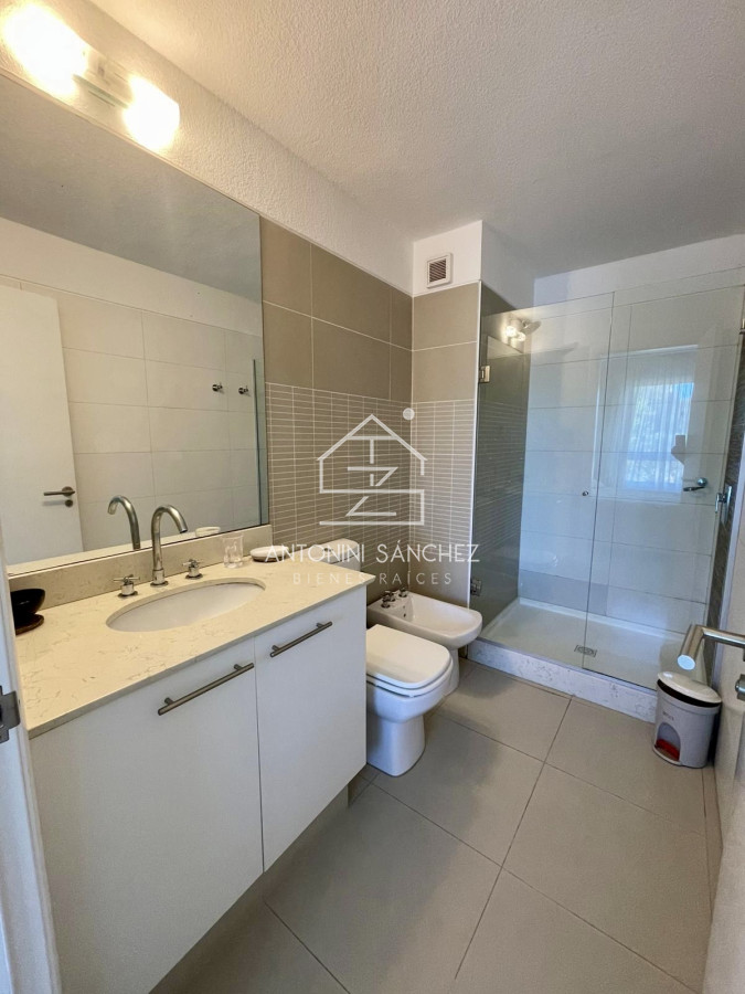 Apartamento ID.1598 - Alquiler anual apartamento 2 dormitorios Punta del Este