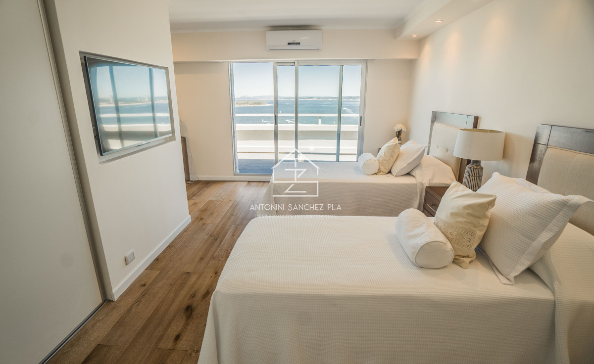 Apartamento ID.3641 - PISO ALTO CON VISTA AL PUERTO