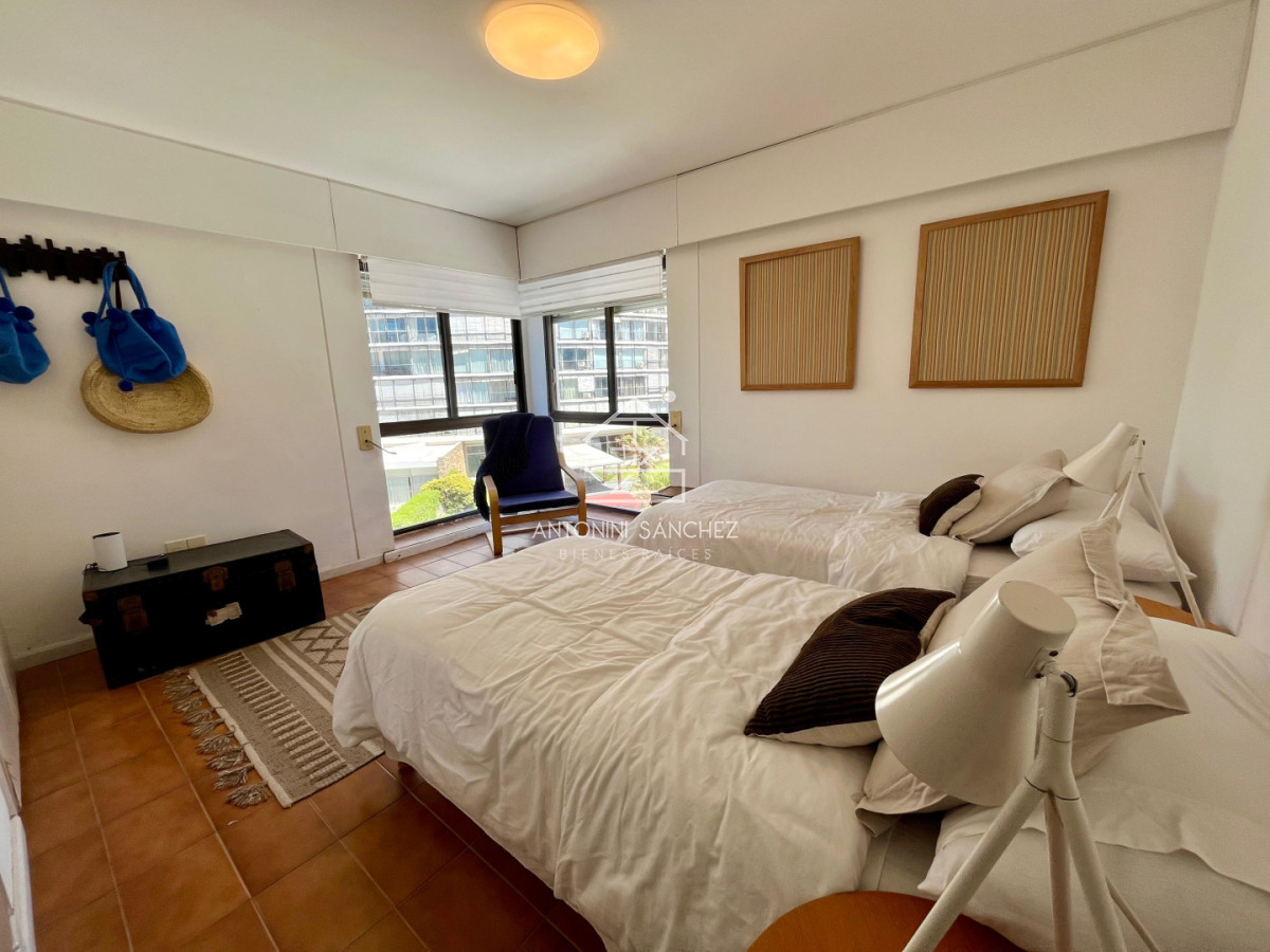 Apartamento ID.2953 - VENTA APARTAMENTO 4 DORMITORIOS PUNTA DEL ESTE