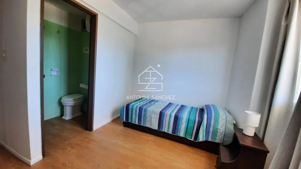 Apartamento ID.2129 - Venta apartamento 3 dormitorios y dependencia de servicio mansa 