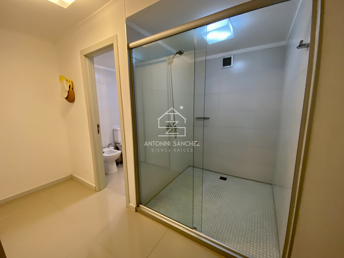 Apartamento ID.408 - Venta apartamento 3 dormitorios Punta del Este