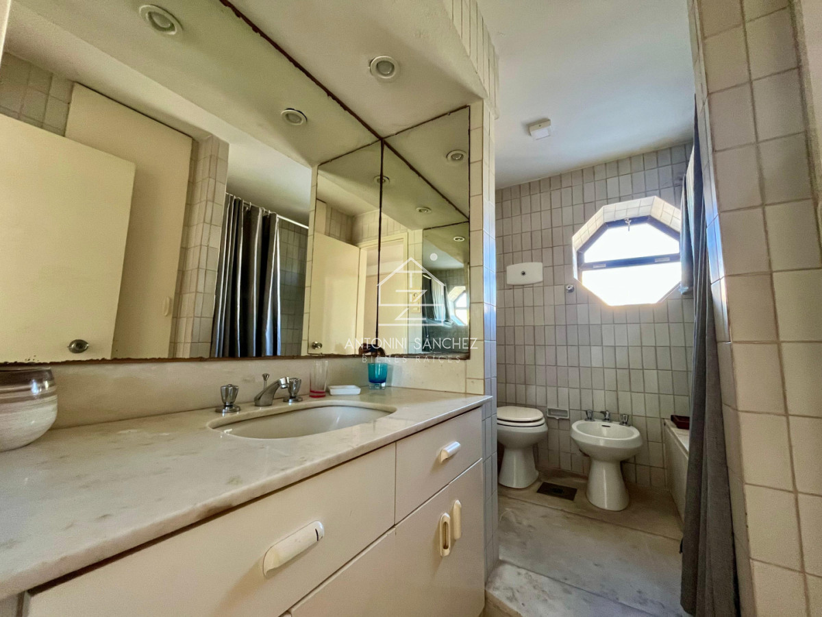 Apartamento ID.2953 - VENTA APARTAMENTO 4 DORMITORIOS PUNTA DEL ESTE