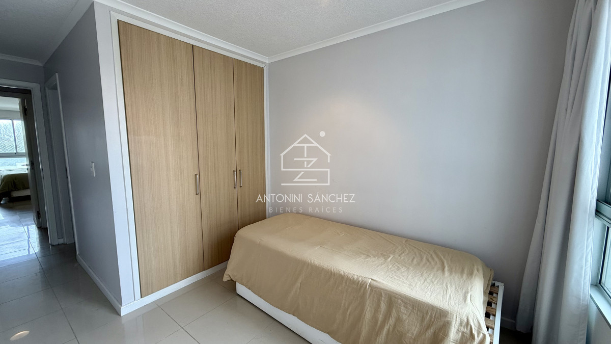 Apartamento ID.1254 - Venta apartamento 3 dormitorios mas dependencia Punta del Este