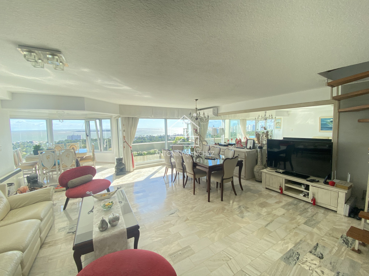 Apartamento ID.1547 - En venta, espectacular Pent-house, Punta del este