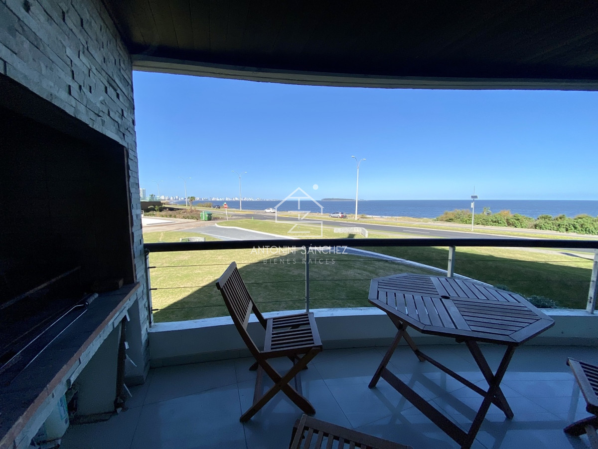 Apartamento ID.478 - Apartamento venta 3 dormitorios mas dependencia 