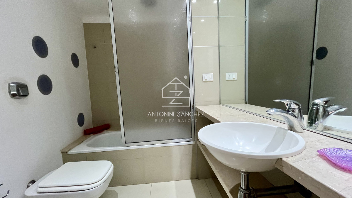 Apartamento ID.1917 - Venta Apartamento 3 Dormitorios Punta del Este Av Roosevelt