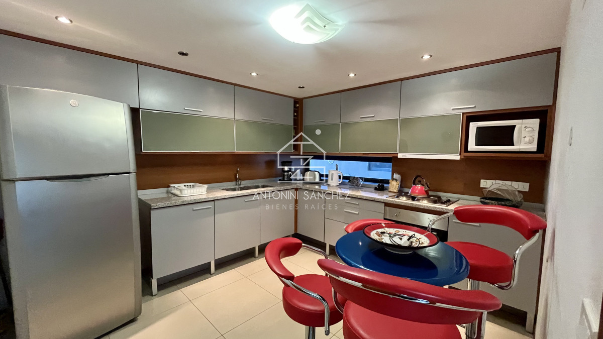 Apartamento ID.1917 - Venta Apartamento 3 Dormitorios Punta del Este Av Roosevelt