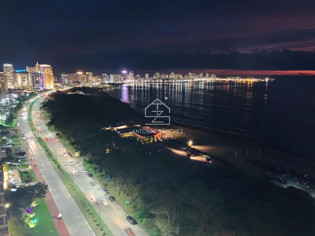 Apartamento ID.645 - Venta Apartamento 4 dormitorios mansa