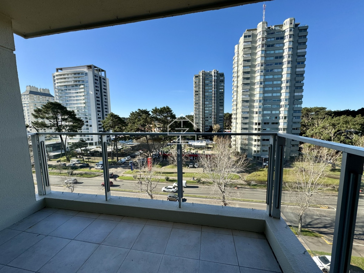 Apartamento ID.1082 - Venta apartamento 2 dormitorios 2 baños Punta del Este
