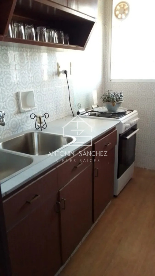 Apartamento ID.2129 - Venta apartamento 3 dormitorios y dependencia de servicio mansa 