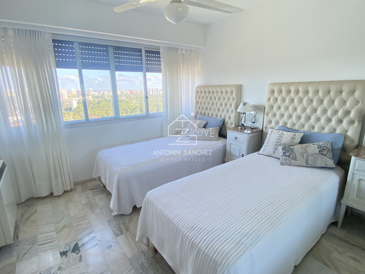 Apartamento ID.1547 - En venta, espectacular Pent-house, Punta del este