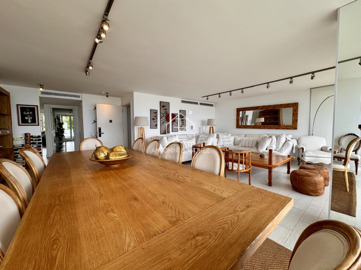 Apartamento ID.1577 - Venta apartamento 3 suites Punta del Este